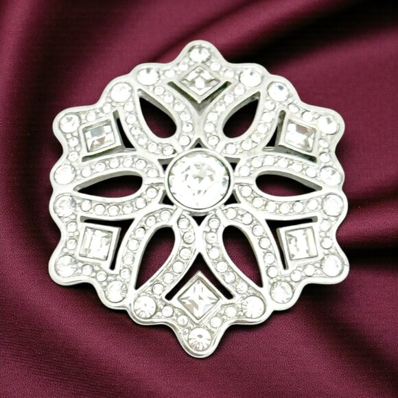 Vintage Annual Swarovski Silver Tone Snowflake Brooch 2001 Excellent - Picture 2 of 8